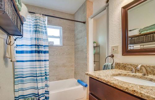 6 Mi to Beaches! Seminole Home with Furnished Patio - Foto 15