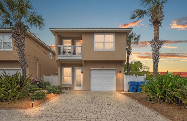 Escape to Sand Dollar Holler: Coastal Retreat, 3 Beds, 2.5 Baths, Sleeps 10! - Foto 1