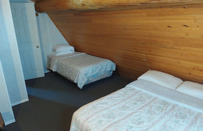 Escott Bay Resort - Photo 3