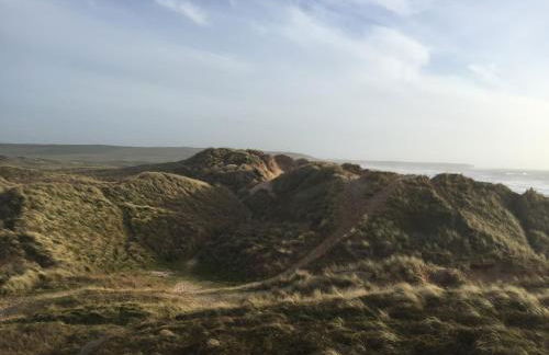 Family-friendly cottage - walk to stunning beach - Foto 7