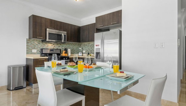 One Bedroom w Amazing Views GYM Resort Amenities - Foto 4, Habitación