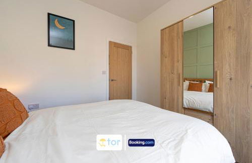 Explore Welsh Wonders, 3 Bedroom House By The One Retreats Short Lets & Serviced Accommodation Treharris - Foto 29