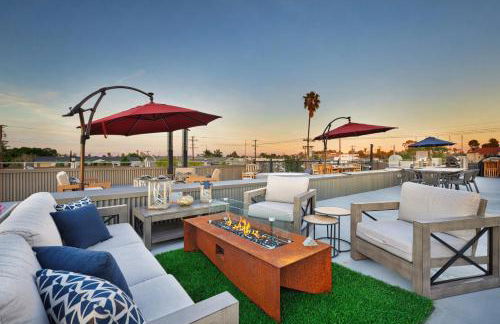 NEW Luxury Concrete Home Just Minutes from the Beach - Foto 9