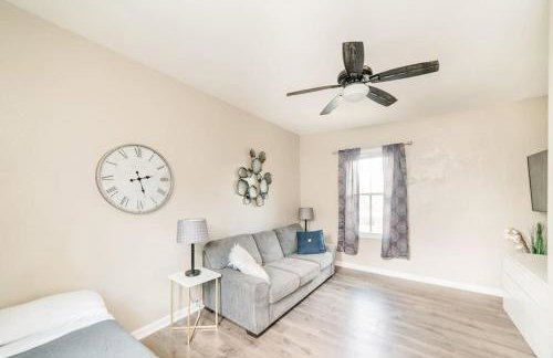 Comfortable and Walkable - Off-Street Parking - Foto 1