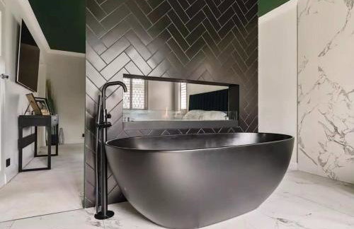 Country Manor Pool & Spa Games Room Cinema - Photo 14