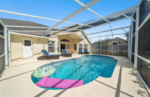 Stunning 4-bedroom Villa w/ Pool - Close to Disney Parks and Gulf Courses! - Photo 42