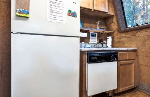 Truckee Cabin Getaway - Sleeps 6 - Foto 9