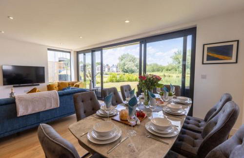 Mallards Way ML01 HOT TUB Lakeside Spa - Photo 6