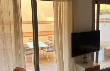 Private terrace 1BR apt - 4min walk to the beach - Foto 13