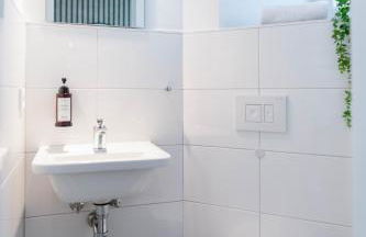 CABANA - Maisonette Apartments - Parkplatz - WiFi kostenlos - Nähe Klinikum - Photo 27