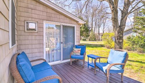 Family-Friendly Cottage, Walk to the Beach! - Foto 2