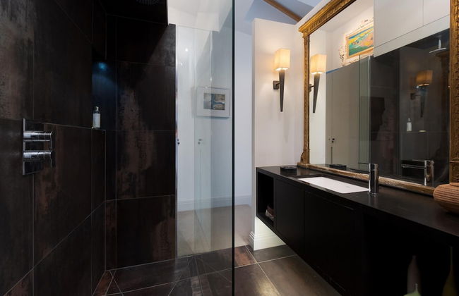 Classic Hammersmith Home by Ravenscourt Park by Underthedoormat - Foto 2