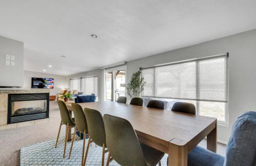 Chic Family Retreat with Game Room backyard with fire pit and minutes to Downtown! - Photo 39