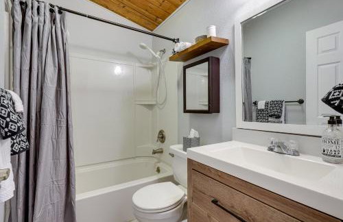 Peaceful Lower Lake Home about 5 Mi to Clear Lake! - Foto 13