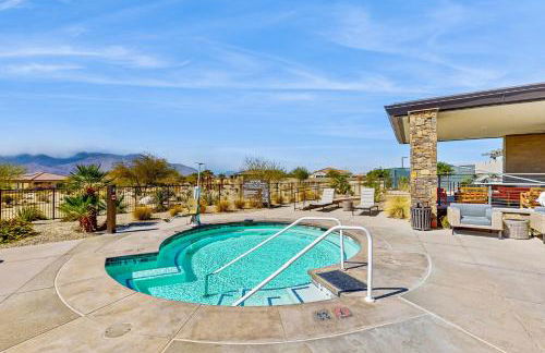 Bright desert oasis with hot tub and grill, shared pool and tennis in 55 plus community - Foto 35