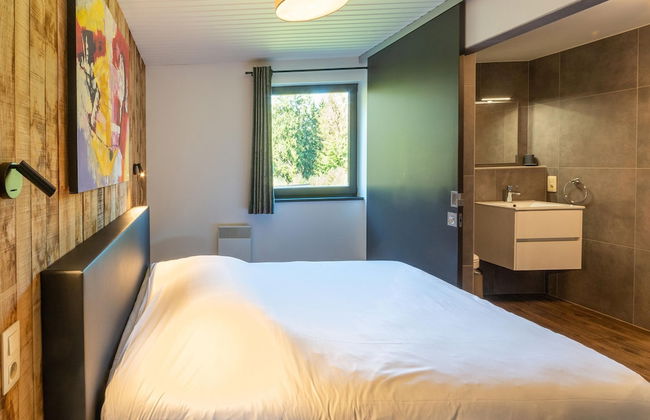 Lush Chalet Near Lake of Butgenbach - Photo 10