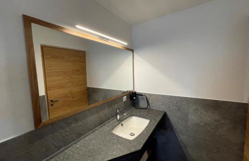 MESNERHOF CHALET - Ruhe, Rückzug & Südtiroler Charme mit kostenlosem Parken in der Tiefgarage - Photo 37