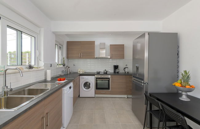 Casa Bianca Villa With Private Pool - Photo 6