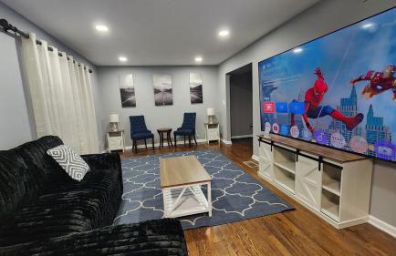 Charming 5 Bed with Spacious Yard with HotTub - Foto 10