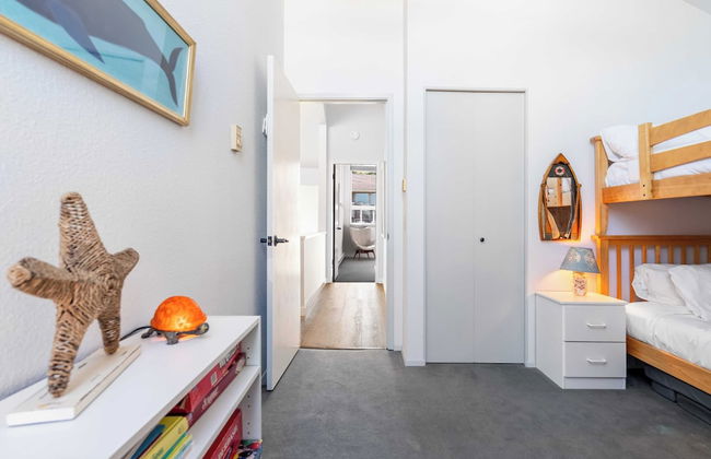 Beachcomber's Bliss by Avantstay Steps to the Beach Ocean Views - Photo 31