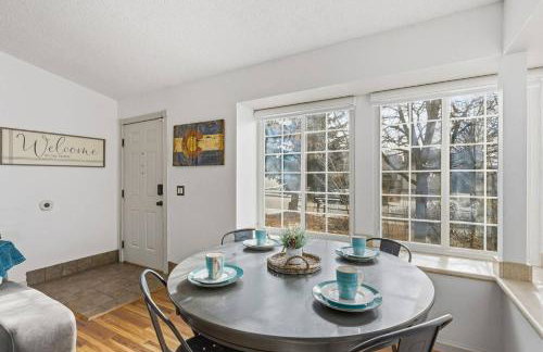 Pet Friendly 2 King Beds AF Academy Sleeps 12 - Foto 4