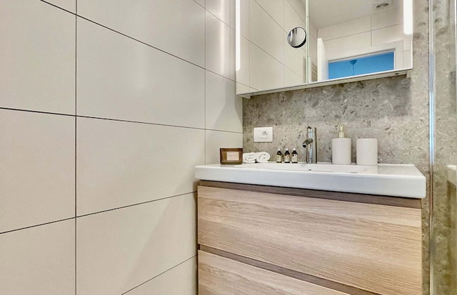 Luxury 2BR 2BA Near Fashion District by Oneluxstay - Foto 25