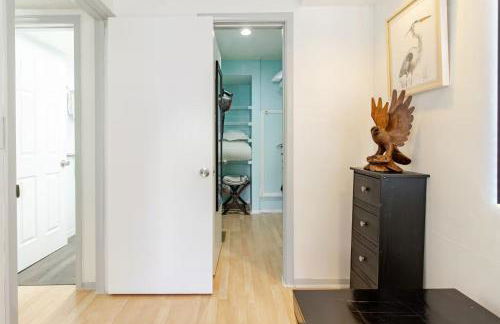 Boathouse Condo, Downtown Destin Harbor, Private Beach Access, Waterfront, on Golf course, Water Taxi pickup - Photo 20