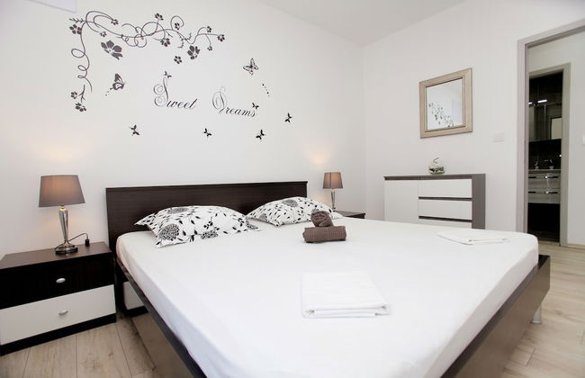 Apartments Viki - Photo 12