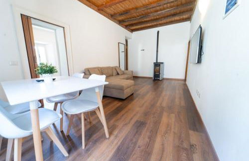 Rustic apartment in the heart of the Val d'Intelvi - Foto 1