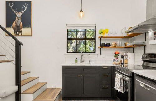 Feed Deer and Chickens Cozy Cottage 8 min to Boerne - Photo 26