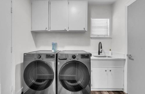 10min to EXPO - Family-Friendly with Office & Playroom - Photo 33