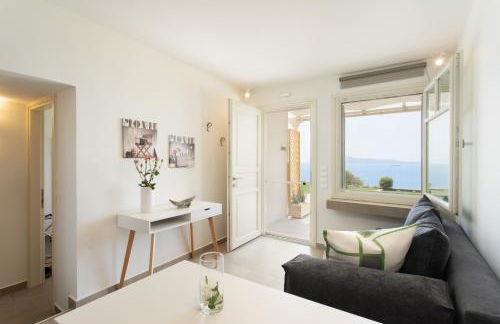 Villa Itis - Elegant Ground Floor Suite with Terrace & Great View - Foto 5