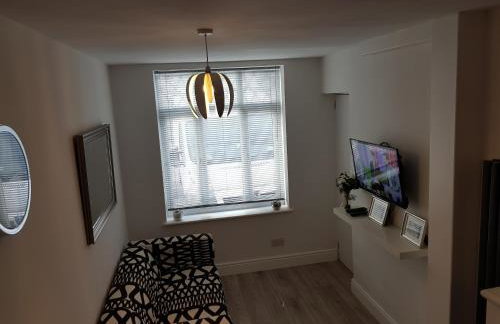 Webb place 2 bedroom apartment ! - Photo 3