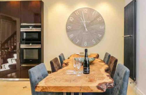 Bank Chambers in Bowness with Hot Tub and Lake Access - Photo 36