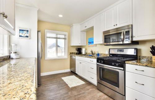 Oceanfront Back Home with View of the Sea - Photo 24