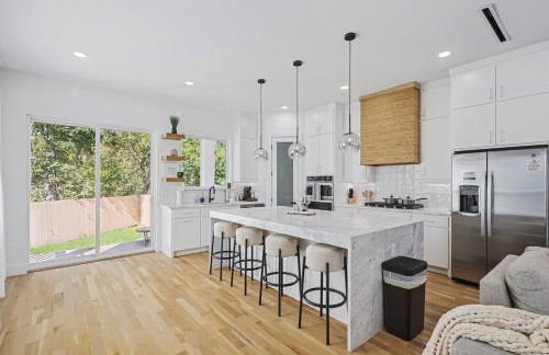 Upscale Group Getaway Sleeps 25 Downtown Dallas - Foto 30