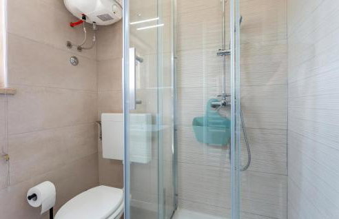 Beautiful Apartment In Cabrunici - Foto 28