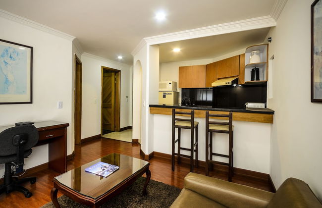 Travelers Suites Edificio Fontana Plaza - Photo 15