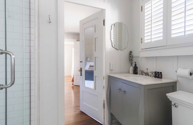 Topaz By Avantstay Adorable Cottage Walking Distance to Beach w/ Large Patio - Foto 12