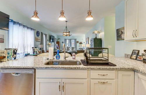 Walk to Bay Home with Fenced Yard in Colonial Beach - Foto 9