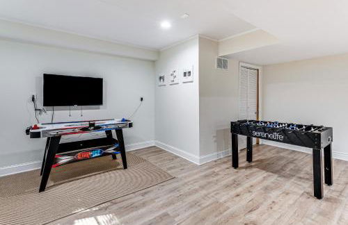 Cozy Wooded Retreat Big Bass Lake Home - Foto 17