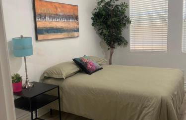 Studio City Chic Large Contemporary Condo - Foto 24