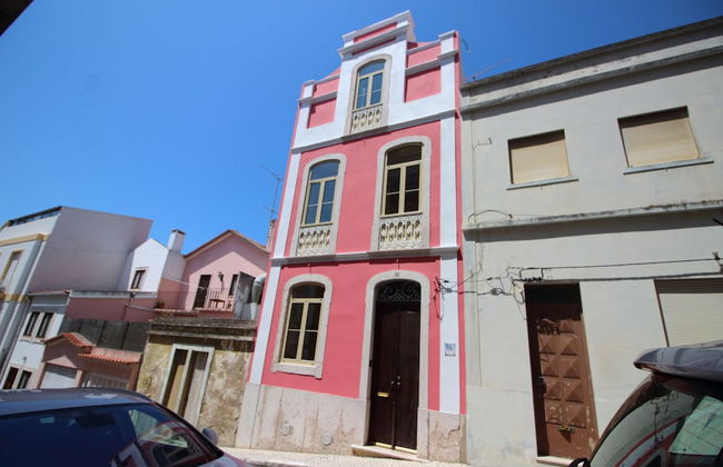 Old Town House in Figueira da Foz Near Beach - Photo 32