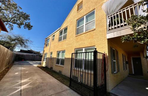 3 Bedrooms with Free gated parking,5-10Mins From ALL - Photo 33