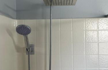 3 Bedroom Villa with Poolside Cinema and Games Room Close to theme Parks sleeps 6 - Photo 18