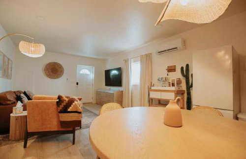 Terracotta Suite at ArnoTriplex! Hot Tub-Close to Downtown-Pet Friendly-No Pet Fee! - Foto 13