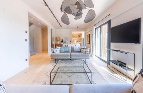 Sublime villa d'architecte, piscine et parking - Photo 2