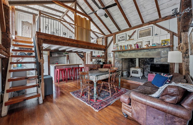 Renovated Grand Woodstock Barn - Foto 5