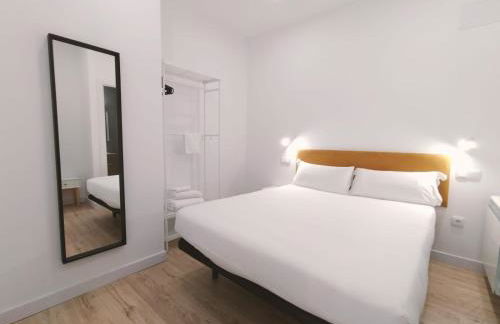 Apartamentos La Brava by gaiarooms - Photo 3