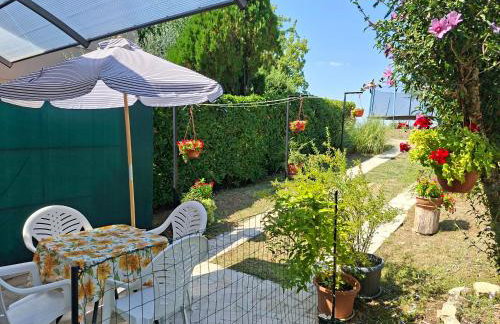 Apartment Nena- apartman sa posebnim ulazom u prizemlju, terasom i zelenom okućnicom - Foto 24